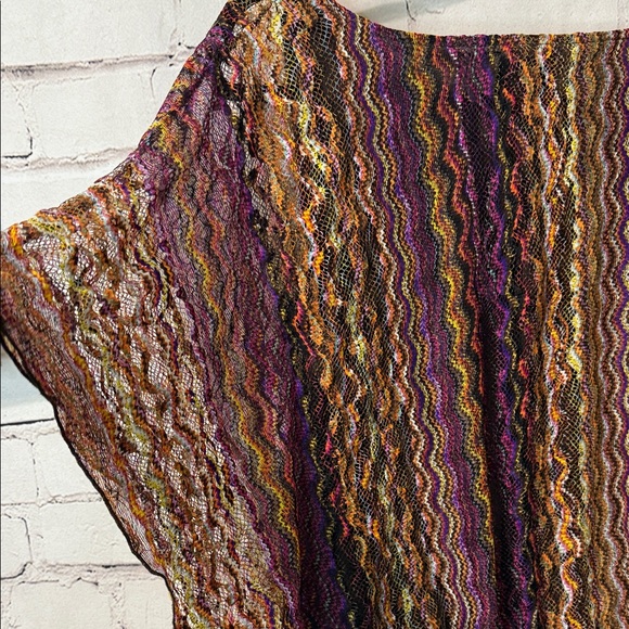 ECI Multicolor Wavy Pattern Blouse - Picture 7 of 7